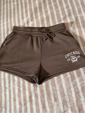 Harper&Ivy Brown Chicago Graphic Athletic Shorts